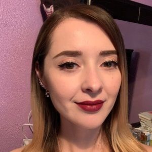 Meet your Posher, Daniela